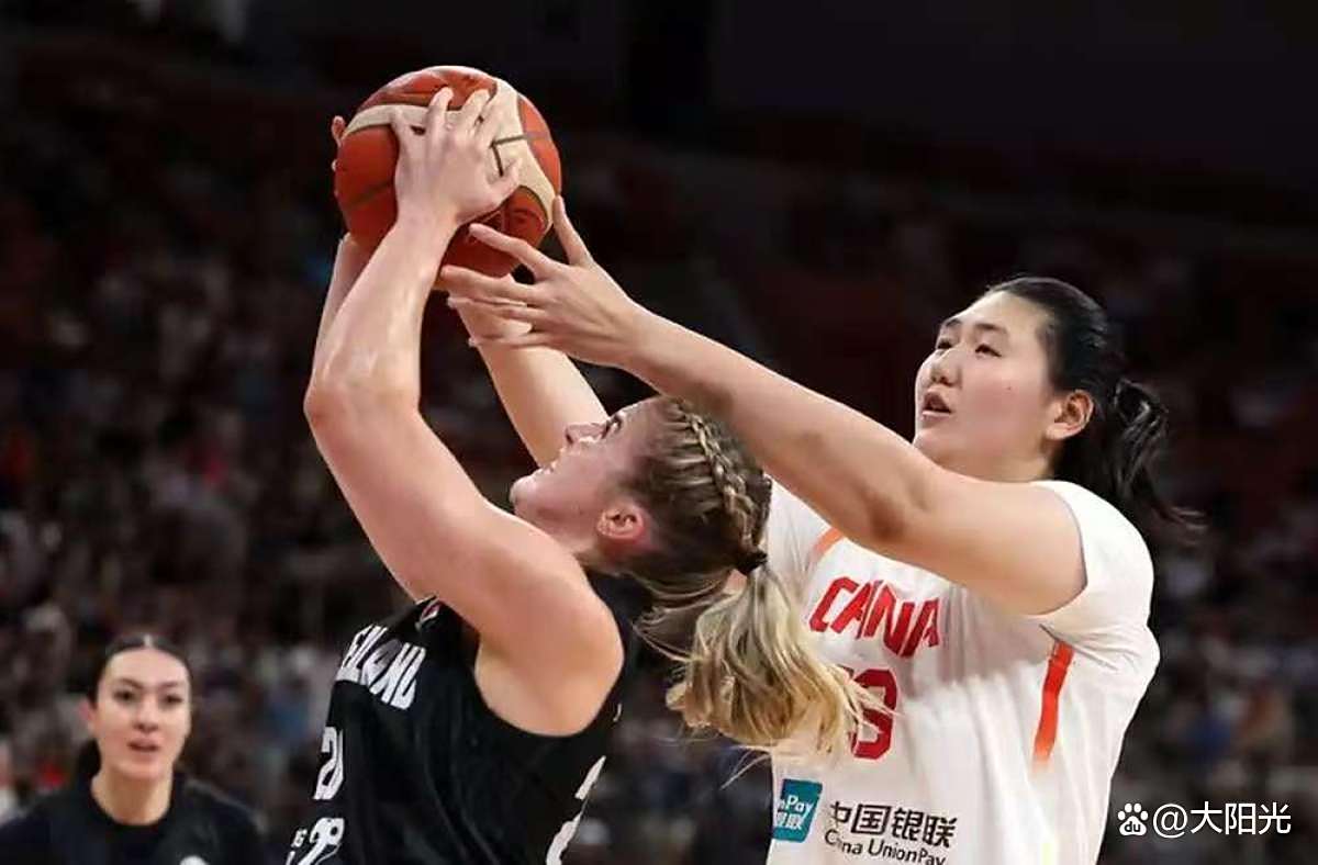 篮球女子半决赛：中国队大胜晋级决赛