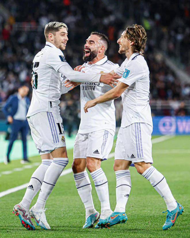 超级对决!欧洲豪门球队争夺胜利荣耀 超级对决!欧洲豪门球队争夺胜利荣耀