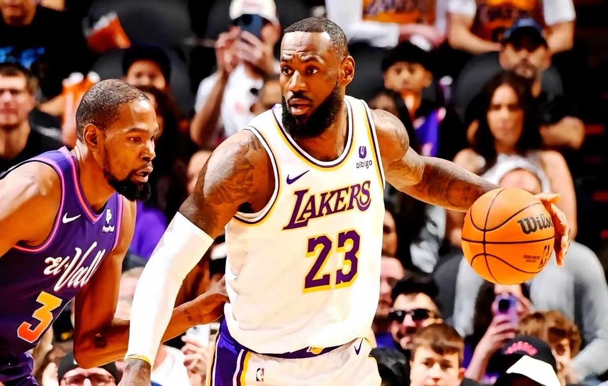 开云体育在线-赛季开始后湖人表现不如预期，球队需调整战术