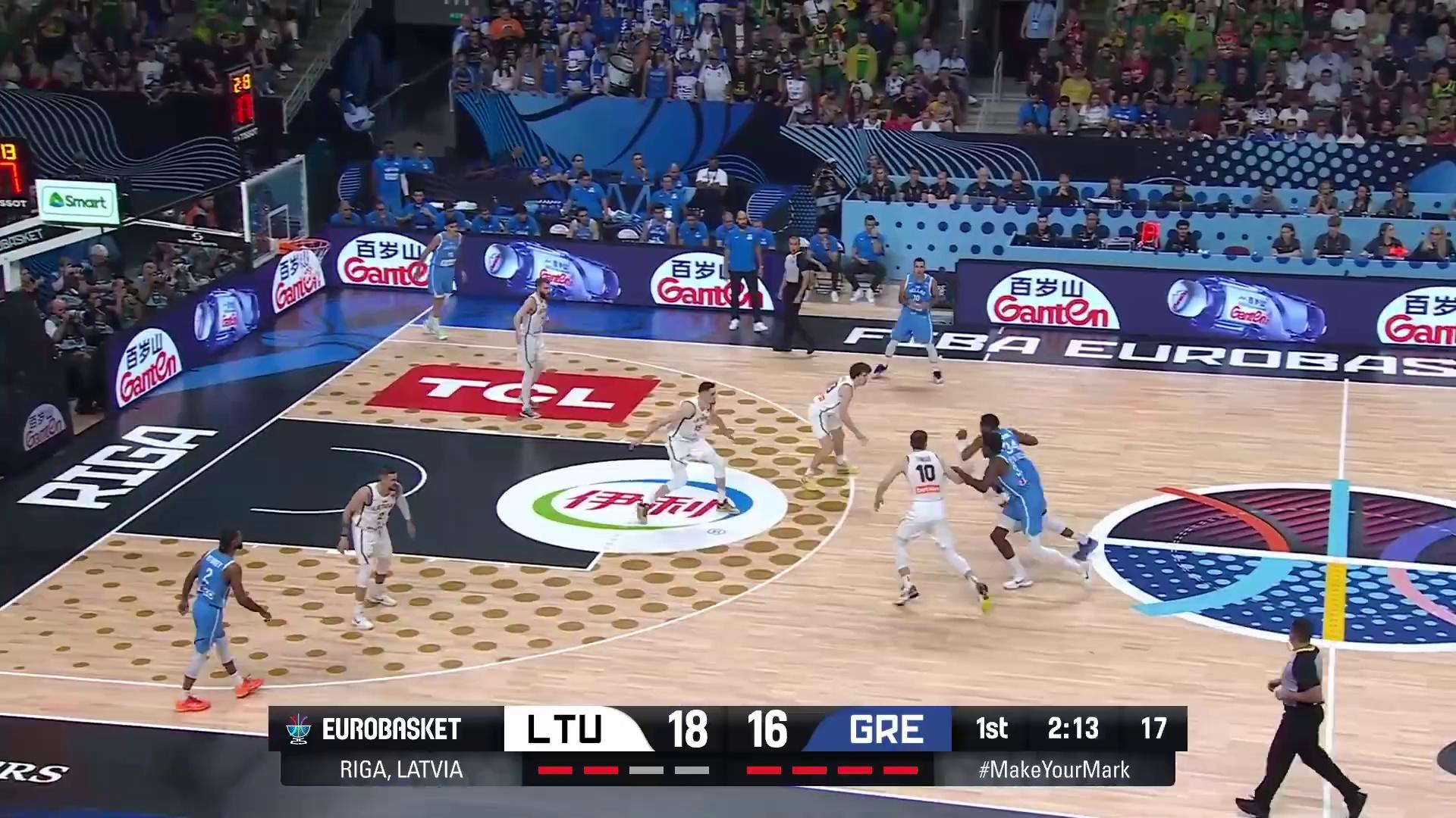 小牛惨败雄鹿,字母哥轰下30分 小牛惨败雄鹿,字母哥轰下30分