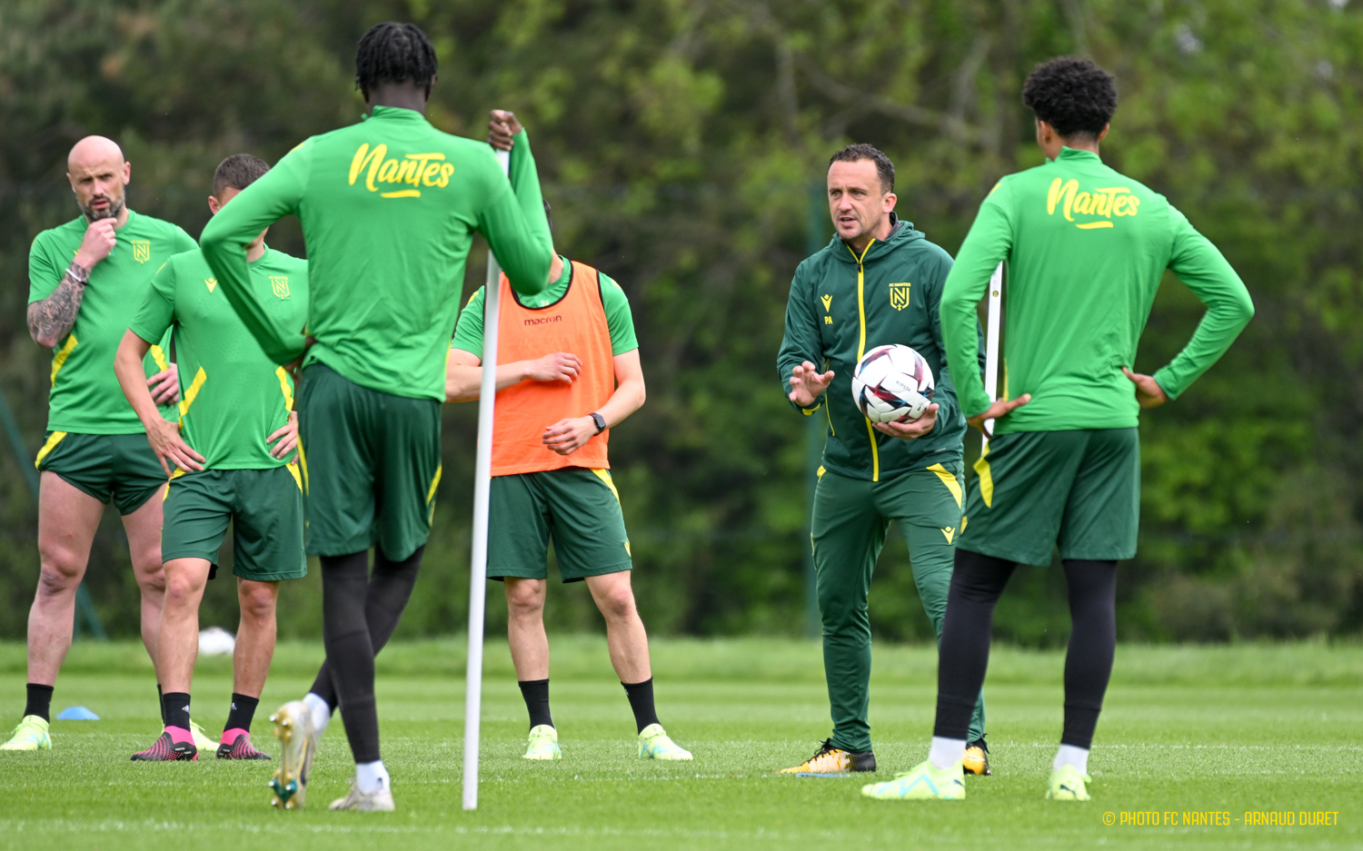 南特主场不敌,保级之路愈发坎坷 南特主场不敌,保级之路愈发坎坷