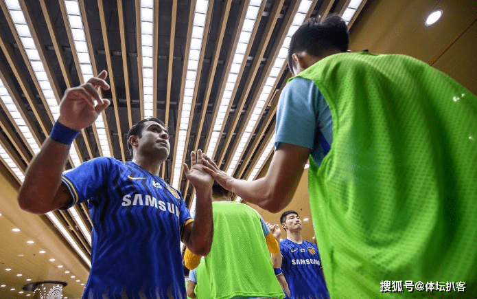 开云体育入口-圣彼得堡泽尼特与乌迪内斯交手，胜负难料