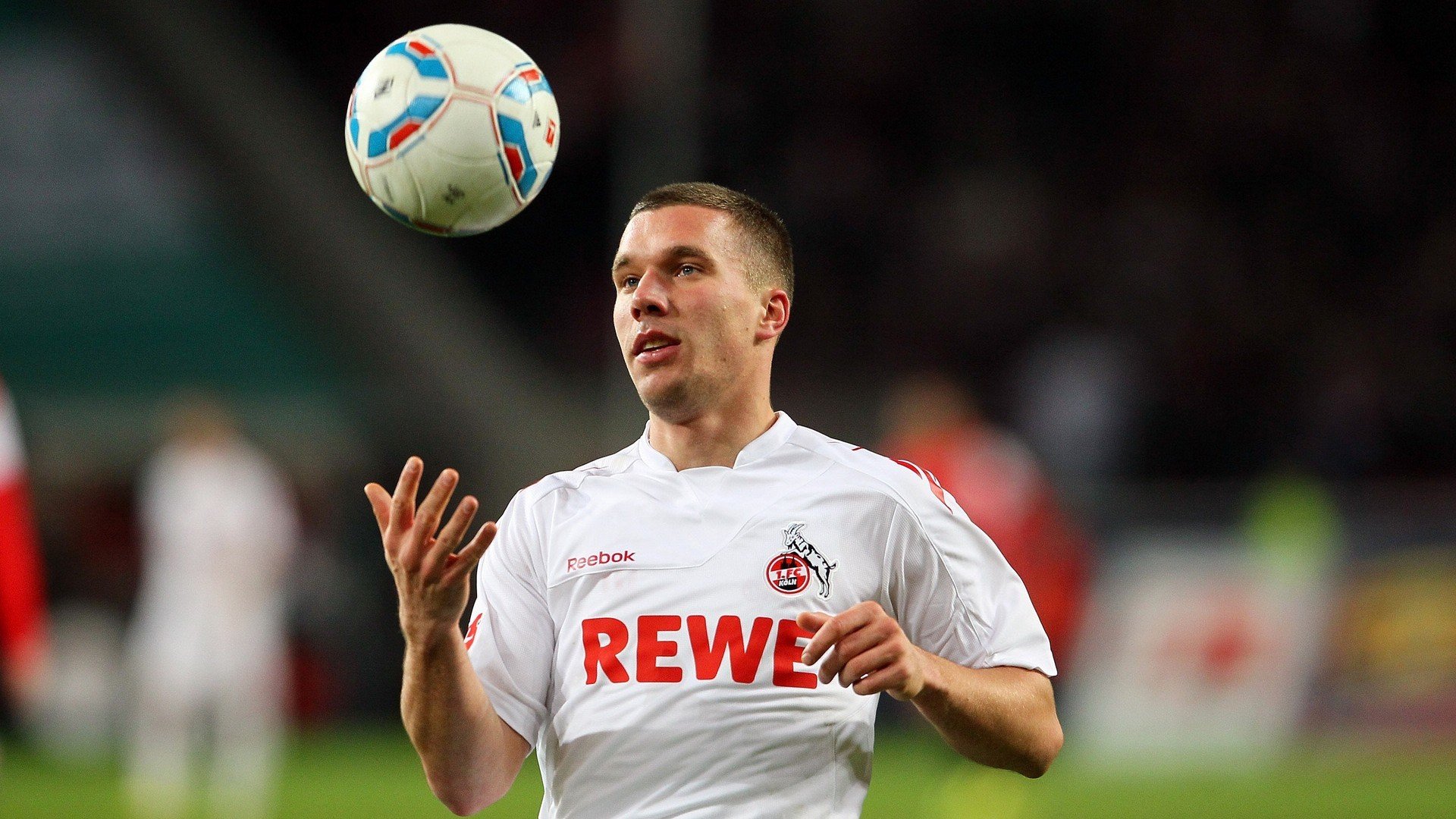 开云体育登录-剑指四强的绝境中,他化身为擎天白玉柱